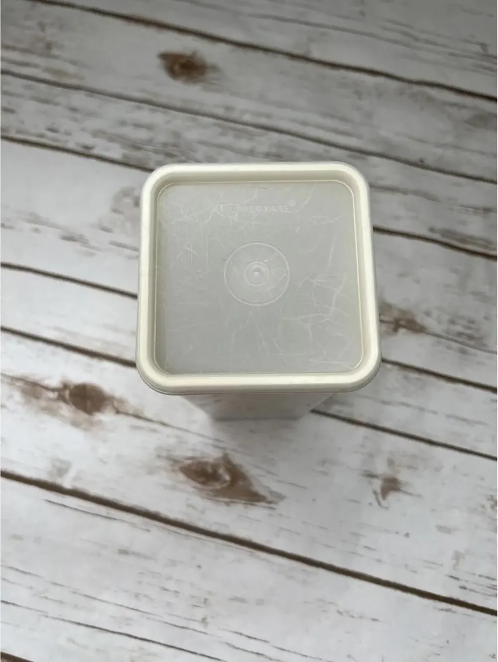 Tupperware Vintage Square‎ Tan Plastic Cracker Saver Container